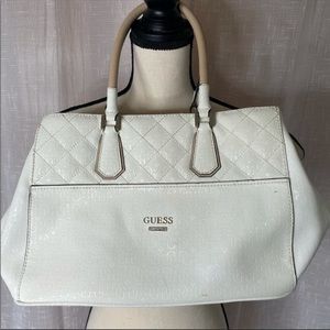 Guess handbag size medium